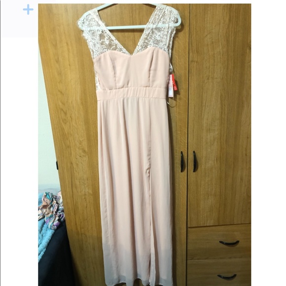 Elise Ryan Scalloped Nude Lace Maxi Dress with V Back and Thigh Slit - Picture 3 of 5